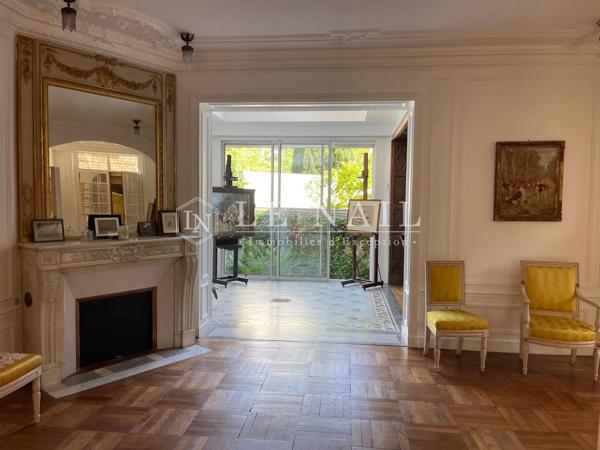 Villa de style Art Nouveau avec jardin à Fontainebleau