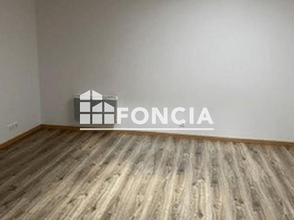 Location Appartement 3 pièces 63.3 m² - 22 BIS GRANDE RUE La Rochefoucauld 16110