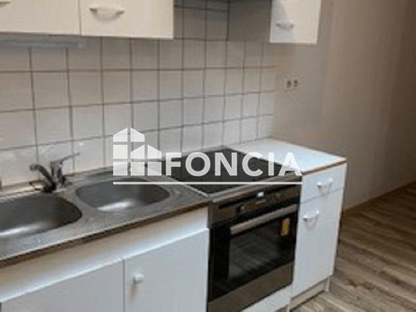 Location Appartement 3 pièces 63.3 m² - 22 BIS GRANDE RUE La Rochefoucauld 16110