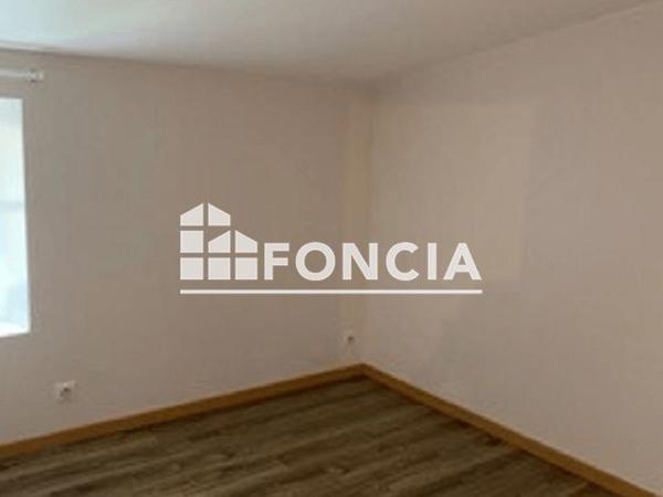 Location Appartement 3 pièces 63.3 m² - 22 BIS GRANDE RUE La Rochefoucauld 16110