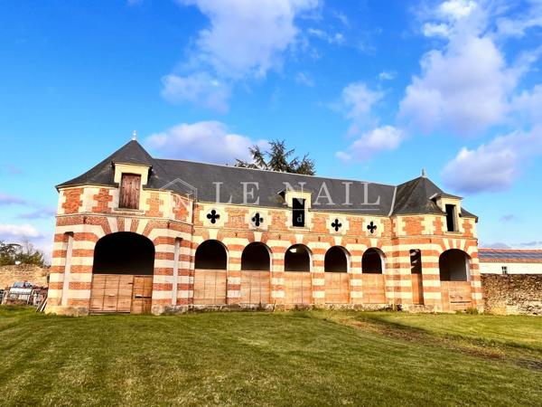 CHÂTEAU A VOCATION COMMERCIALE A VENDRE DANS LE SUD DU BOCAGE VENDEEN