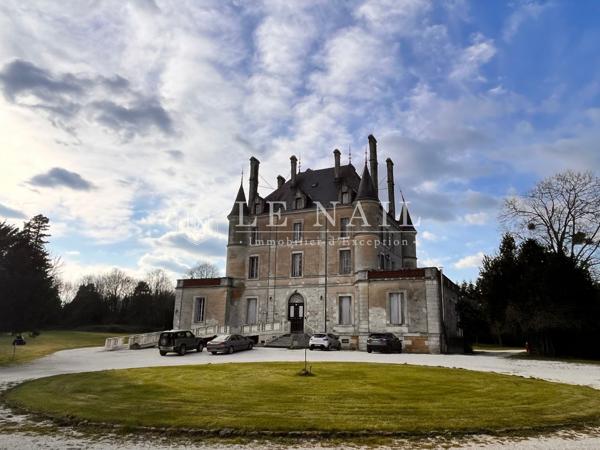 CHÂTEAU A VOCATION COMMERCIALE A VENDRE DANS LE SUD DU BOCAGE VENDEEN