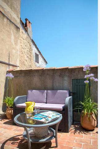 Grimaud : Maison de village 250 M2 avec terrasse, maison d'hôtes ou particulier