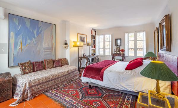 Grimaud : Maison de village 250 M2 avec terrasse, maison d'hôtes ou particulier