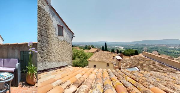 Grimaud : Maison de village 250 M2 avec terrasse, maison d'hôtes ou particulier