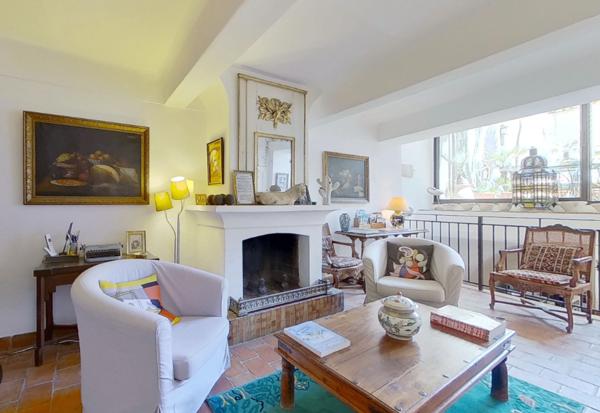 Grimaud : Maison de village 250 M2 avec terrasse, maison d'hôtes ou particulier