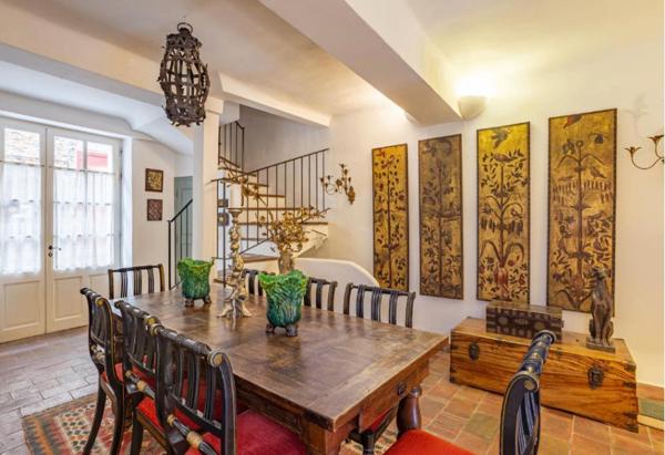 Grimaud : Maison de village 250 M2 avec terrasse, maison d'hôtes ou particulier