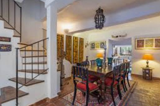 Grimaud : Maison de village 250 M2 avec terrasse, maison d'hôtes ou particulier