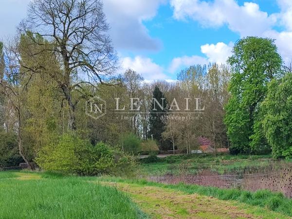 BEAU CHÂTEAU XIXe HISTORIQUE AUX PORTES DE LA VALLEE DE LA LOIRE