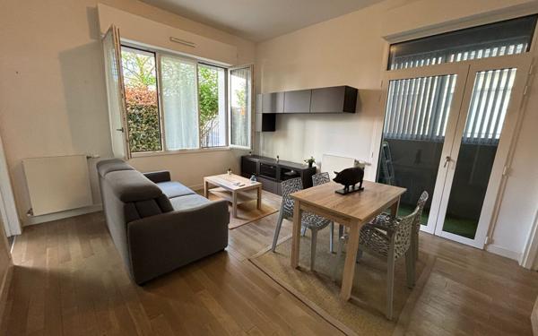 Appartement à louer    2 pièces • 53 m2 Paris 14