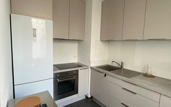 Appartement à louer    2 pièces • 53 m2 Paris 14