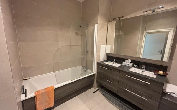 Appartement à louer    2 pièces • 53 m2 Paris 14