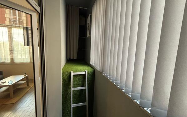 Appartement à louer    2 pièces • 53 m2 Paris 14
