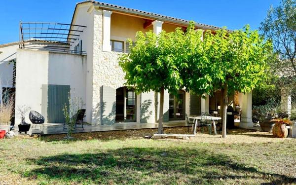 Maison à vendre    5 pièces •  Uzès