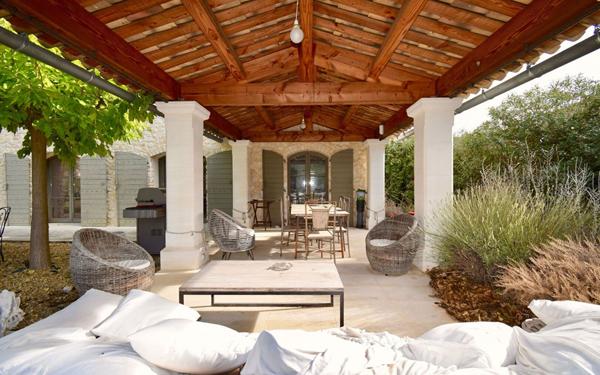 Maison à vendre    5 pièces •  Uzès