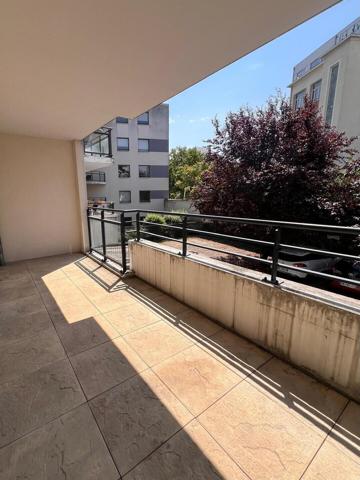 Appartement avec balcons, garage et ascenseur 195 000 €