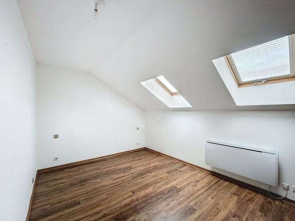 Appartement 4 pièces en duplex de 80 m² - Aix-les-Bains- spacieux et fonctionnel, proche des commodités et du centre-ville avec cave et parking