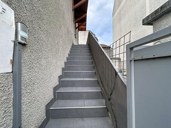 Appartement 4 pièces en duplex de 80 m² - Aix-les-Bains- spacieux et fonctionnel, proche des commodités et du centre-ville avec cave et parking