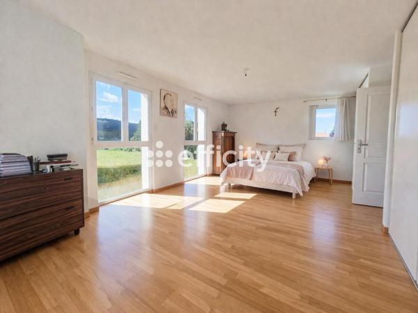 Maison 8 pièces - 198 m²