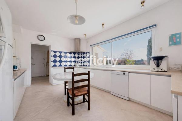 Maison 8 pièces - 198 m²