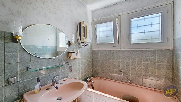 Maison à vendre Libourne - 5 pièces, 96m² avec 3 chambre(s) à 186 000€ - AJP Immobilier Libourne