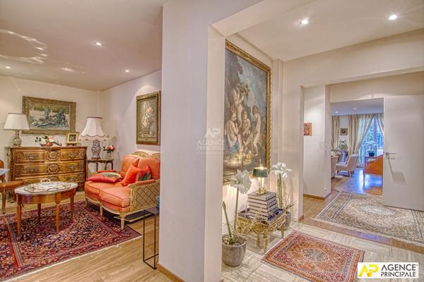 Versailles Rive-Droite - Appartement 6 pièces 204 m² Carrez situé au 2ème étage avec ascenseur, 2 caves et 2 places de parking en sous-sol €1 495 000 ** - Référence 25569