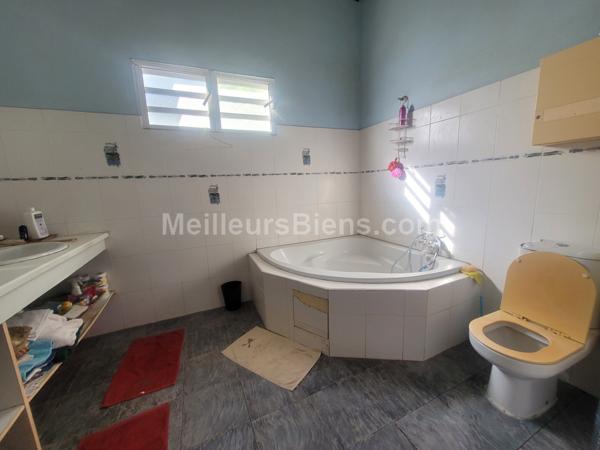 MAISON T4 avec mezzanine avec terrain de 1043m2
