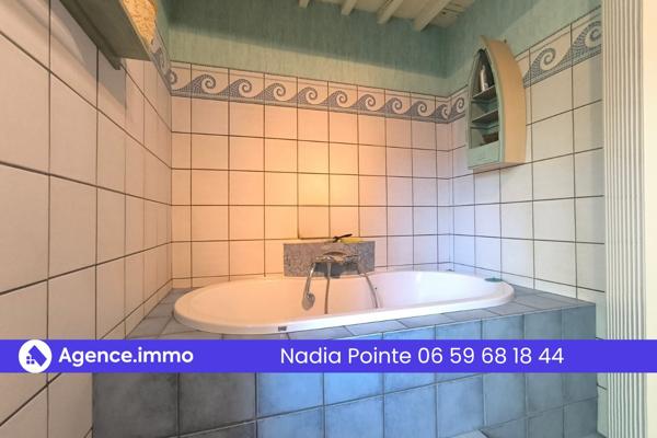 À vendre - Maison traditionnelle, 5 pièces située à Espoey (64420)