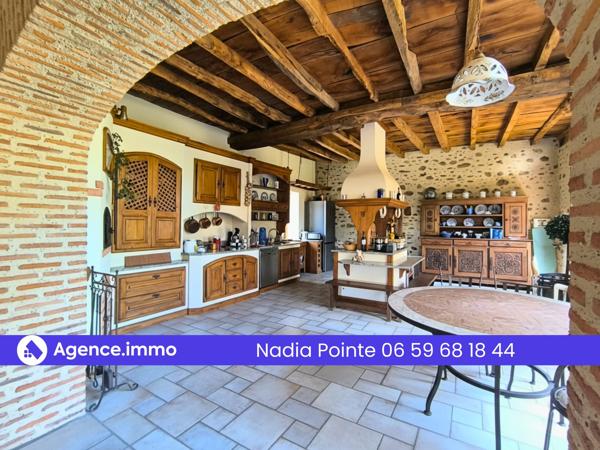 À vendre - Maison traditionnelle, 5 pièces située à Espoey (64420)