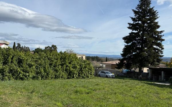 Terrain à vendre    Lablachère