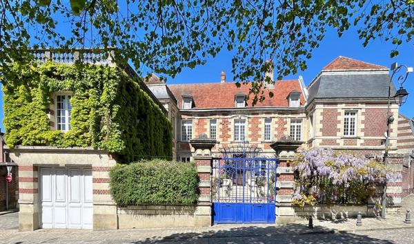 Maison de Maître :10 pièce(s) 288 m2 - Terrain 959m²