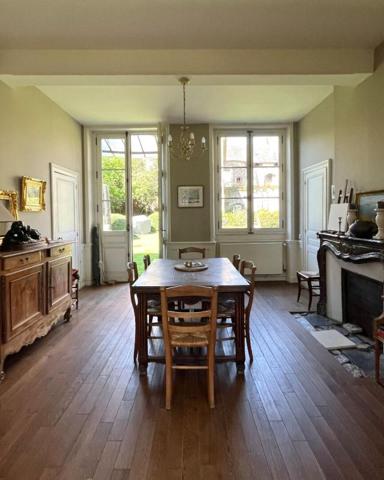 Maison de Maître :10 pièce(s) 288 m2 - Terrain 959m²