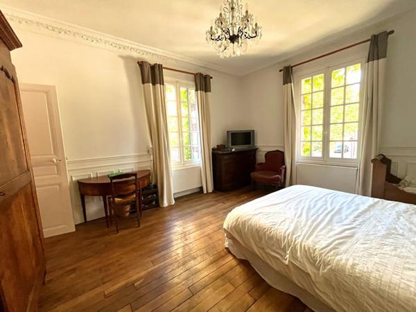 Maison de Maître :10 pièce(s) 288 m2 - Terrain 959m²