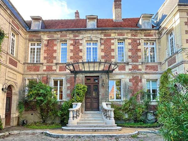 Maison de Maître :10 pièce(s) 288 m2 - Terrain 959m²