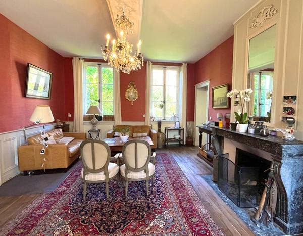 Maison de Maître :10 pièce(s) 288 m2 - Terrain 959m²