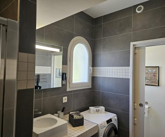 Maison mitoyenne dans petite résidence sécurisée