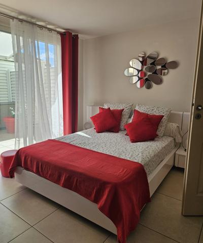 Maison mitoyenne dans petite résidence sécurisée