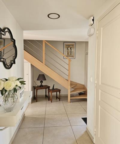 Maison mitoyenne dans petite résidence sécurisée