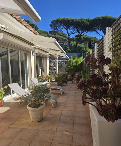 Maison mitoyenne dans petite résidence sécurisée