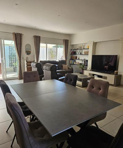 Maison mitoyenne dans petite résidence sécurisée