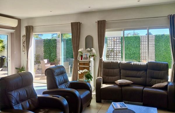 Maison mitoyenne dans petite résidence sécurisée