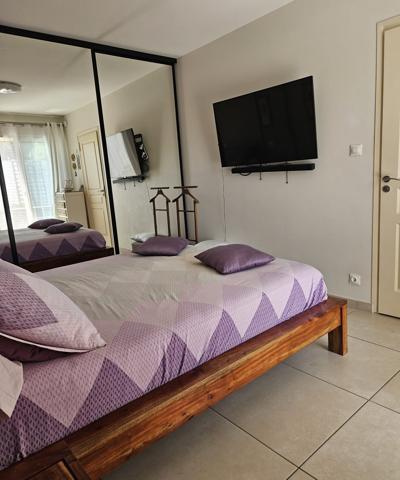 Maison mitoyenne dans petite résidence sécurisée