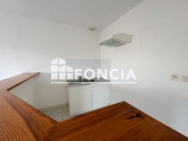 Location Appartement 3 pièces 60 m² - 7 RUE VAUDREUIL Rochefort 17300