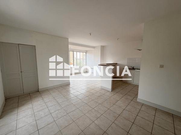 Location Appartement 3 pièces 60 m² - 7 RUE VAUDREUIL Rochefort 17300