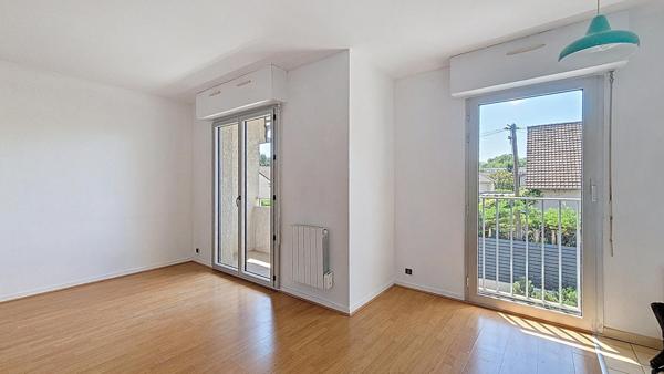 BEAU STUDIO AVEC LOGGIA ET PLACE DE PARKING PRIVÉ