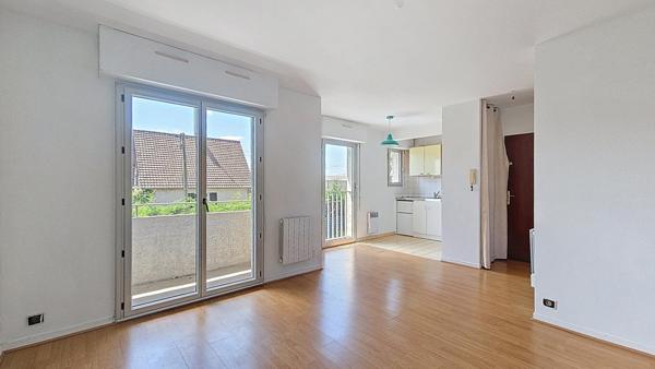 BEAU STUDIO AVEC LOGGIA ET PLACE DE PARKING PRIVÉ