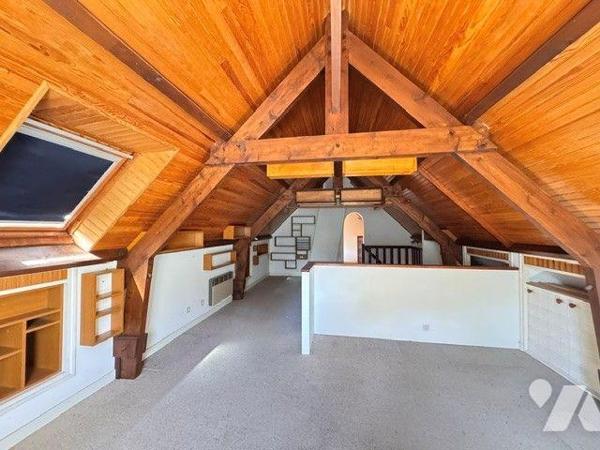A vendre maison à MOELAN SUR MER (29)

Maison d'une superficie de 96,95 m² avec vie en rez de...