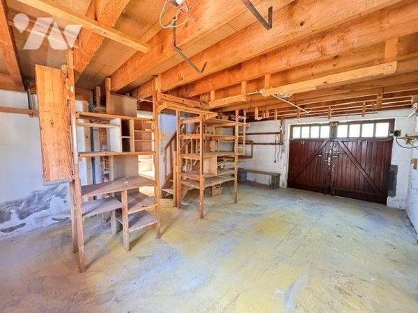 A vendre maison à MOELAN SUR MER (29)

Maison d'une superficie de 96,95 m² avec vie en rez de...