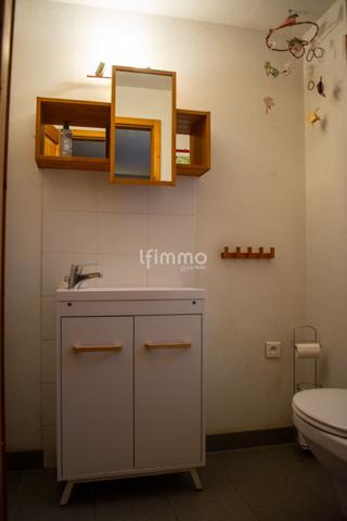 Maison de charme, jardin accès privé rivière proche centre.