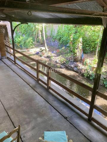 Maison de charme, jardin accès privé rivière proche centre.